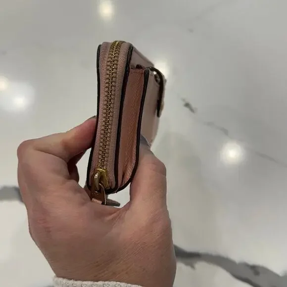 Coach Colorblock
Multifunctional Wallet
F25967 Blush/Terracotta - Picture 10 of 15